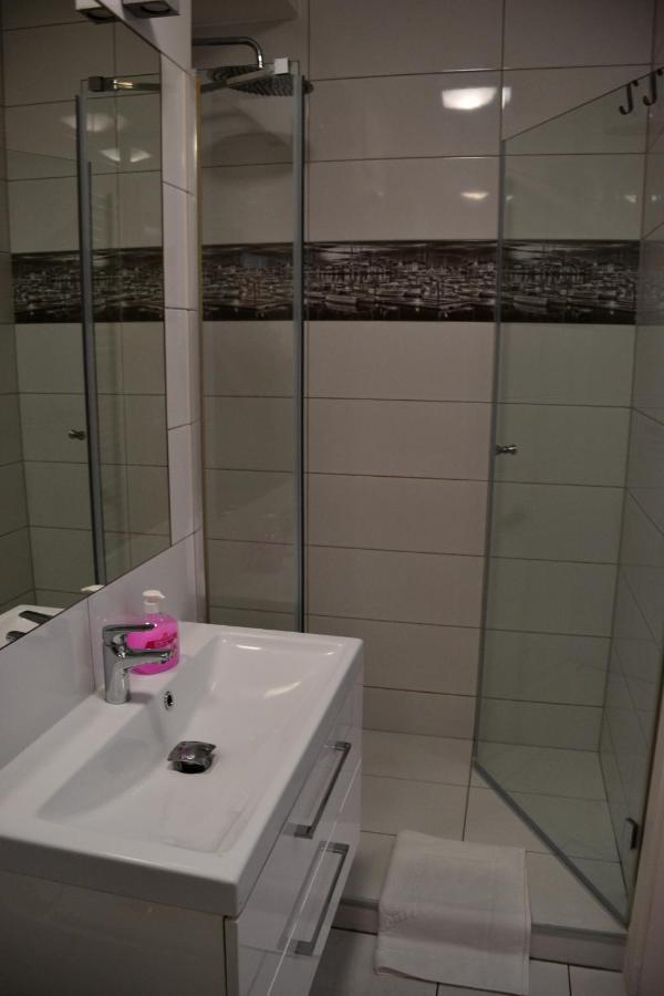 Apartamenty Centrum Nad Motlawa Z Widokiem Na Patio Z Balkonem 그단스크 외부 사진